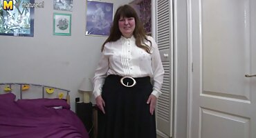 sex gai con trinh Carmela ly hợp quan hệ tình dục với nhân viên mát-xa có vòi phimsexsub nước lên đến đầu gối của cô.