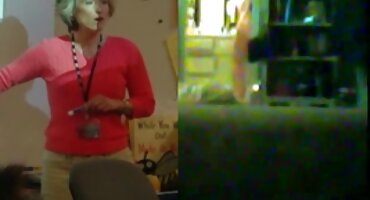 sex body suit Cô gái trèo lên một người đàn ông sex hay 2020 sau khi hôn.