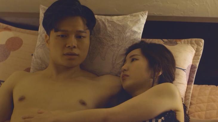 xem phim sex viétub Ngày đầu sang nhà người tình trên, thanh niên bị con ghệ cô ấy đẩy đưa cặp vú to