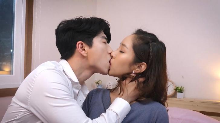 clip sex loli Chị gái ở nhà mặc đồ gợi cảm làm cu em trai cương cứng